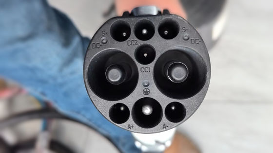 O carregador de veículos elétricos de carga rápida de corrente contínua (GBT DC) tem uma tensão de saída de 50 V a 750 V/1000 V.99